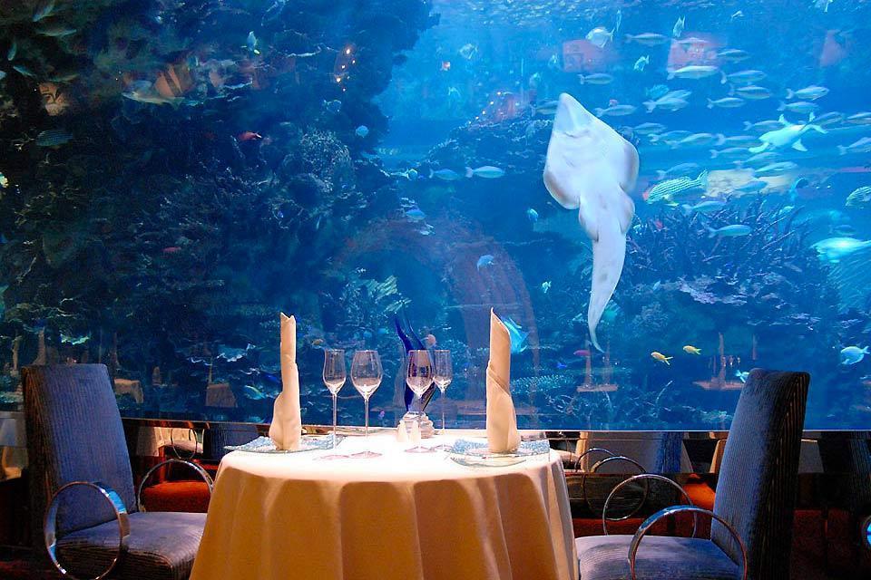 Underwater-Restaurants-in-Dubai